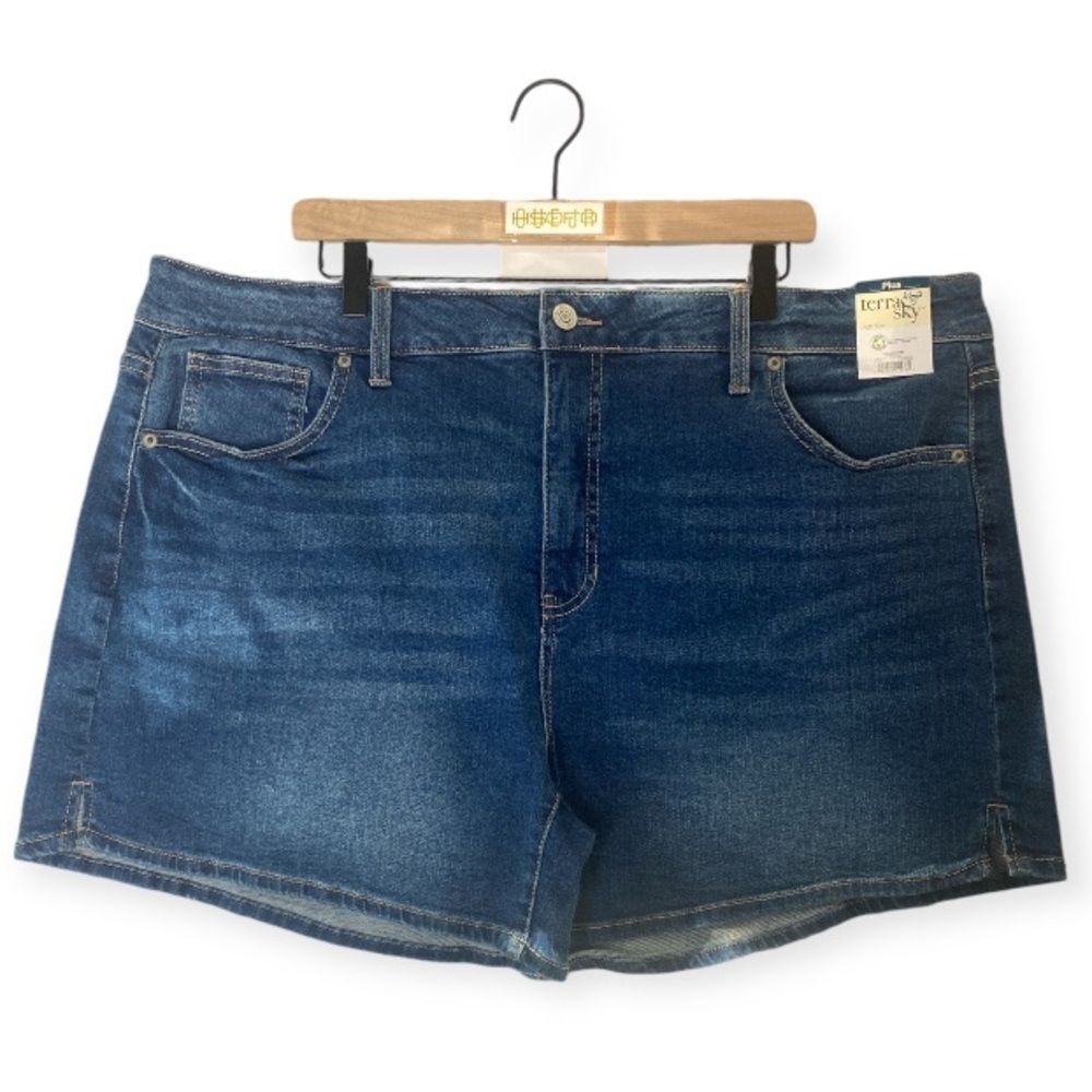 TERRA & SKY high rise dark wash denim shorts Plus Size // 20W